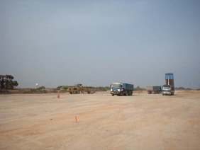 Treballs de pre-càrrega de la tercera pista de l'aeroport del Prat