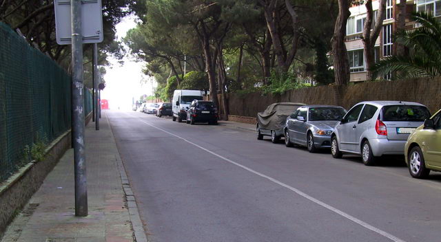 Imatge del carrer Llan de Gav Mar prvia a l'arribada dels incvics (14 de maig de 2009)