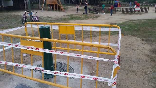 Fuente que se est instalando en el parque infantil de Central Mar (17 de Octubre de 2015)