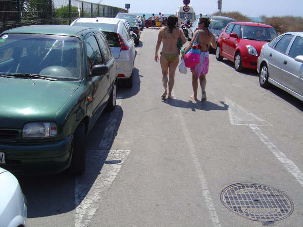 Fotografia realitzada l'estiu de l'any 2006 al carrer L'Escala de Gav Mar