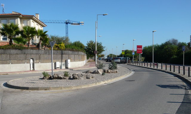 Illeta arranjada per l'Ajuntament de Gav en la frontera amb el terme municipal de Castelldefels, al passeig martim (24 Novembre 2011)
