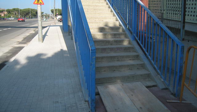Imatge de les obres de millora del pont de la Pava de Gavà Mar (26 de Maig de 2009)