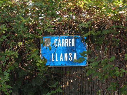 Cartel indicando C/Llansa en lugar de C/Llançà en Gavà Mar (1 de Enero de 2008)