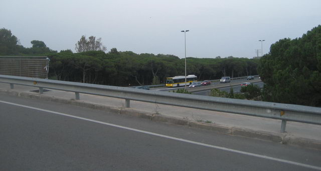 Valla rota en el puente del Silvis de Gavà Mar al lado de los apartamentos Bermar Park (13 de Octubre de 2008)