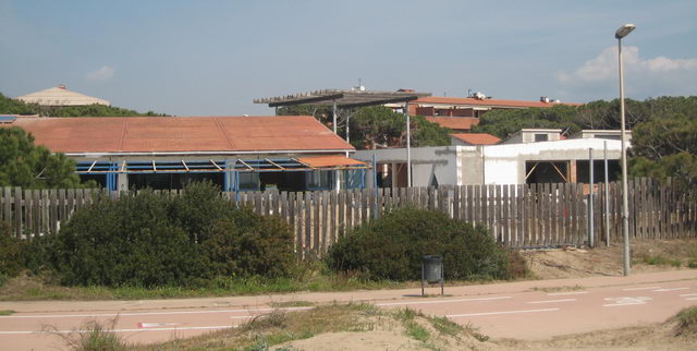 Obres de reforma de l'antiga 'Taverna del Mar' de Gavà Mar (4 d'Abril de 2009)