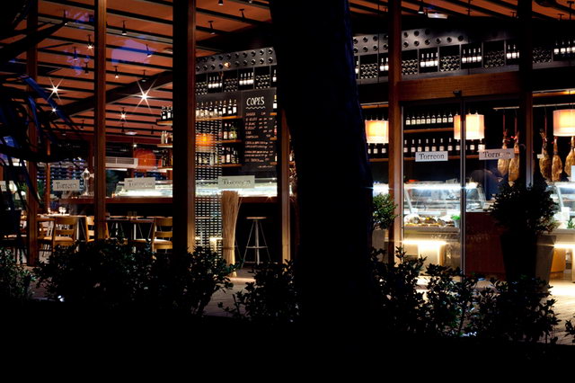Imagen del reformado restaurante 'El Torreon' de Gav Mar (Ao 2011) (web oficial del restaurante)