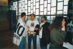 Intercambio de experiencias entre los vecinos de Gavà Mar y del Norte de Madrid en el aeropuerto del Prat (5 de Febrero de 2006)