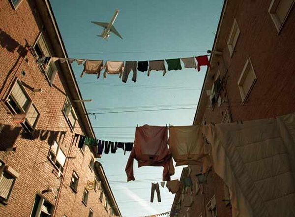 Avió sobrevolant el barri de La Estación de San Fernando de Henares (Madrid) (Any 2007)