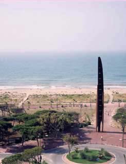 Imagen del monumento de La Vela de Gav Mar